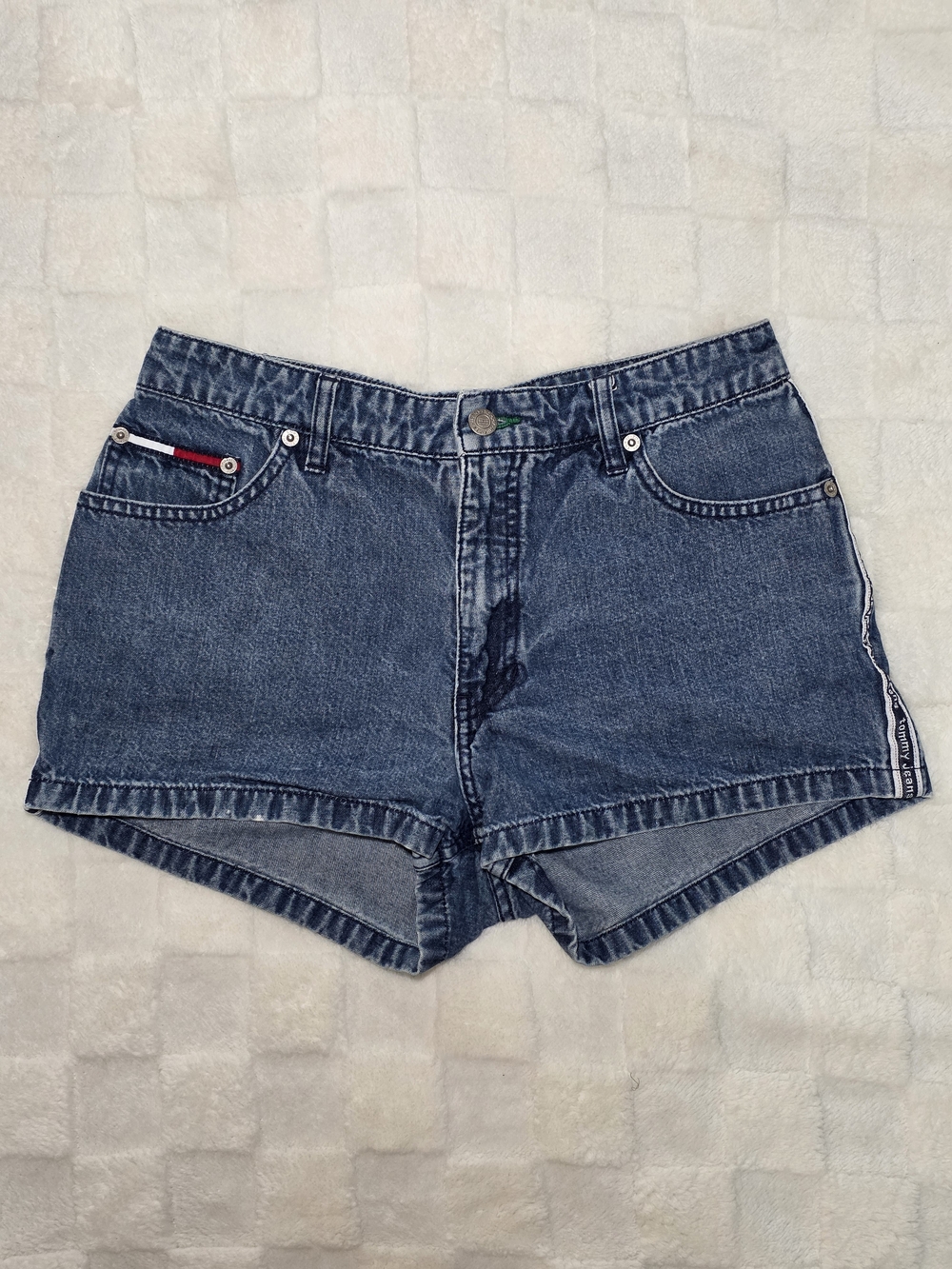 VINTAGE TOMMY HILFIGER HIPSTER SHORT W/ LOGO SIDE TAPING MEDIUM WASH SIZE 7